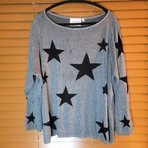 Junarose Gray Sweater with Black Star Pattern